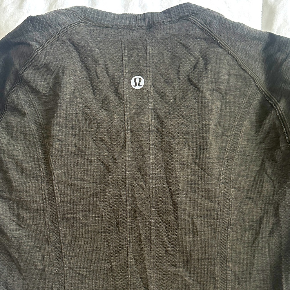 lululemon women’s dark olive swiftly, long sleeve